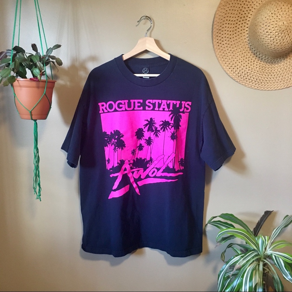 Rogue Status Navy Hot Pink Vintage Retro Neon T